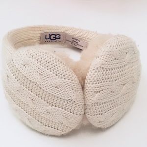 UGG crochet white knit earmuffs (OS)